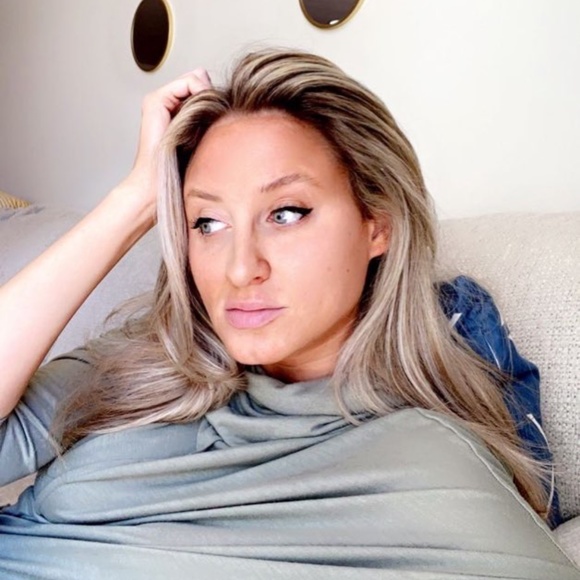 Meet your Posher, Samantha - Picture 2 of 3